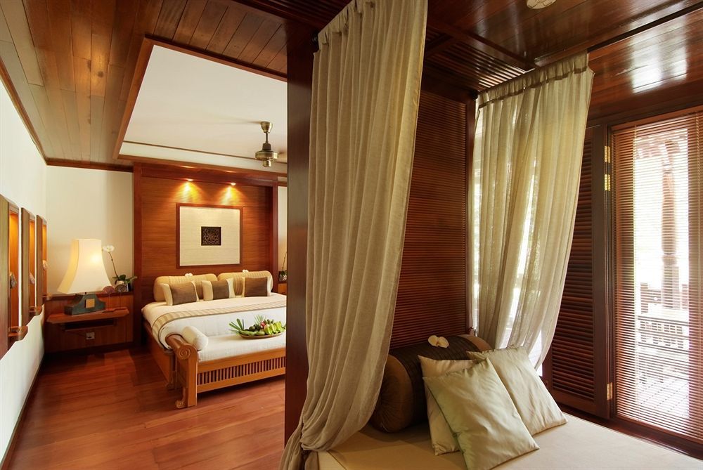 Tanjong Jara Resort, Terengganu - A Small Luxury Hotels Of The World Dungun Extérieur photo A bedroom at the resort