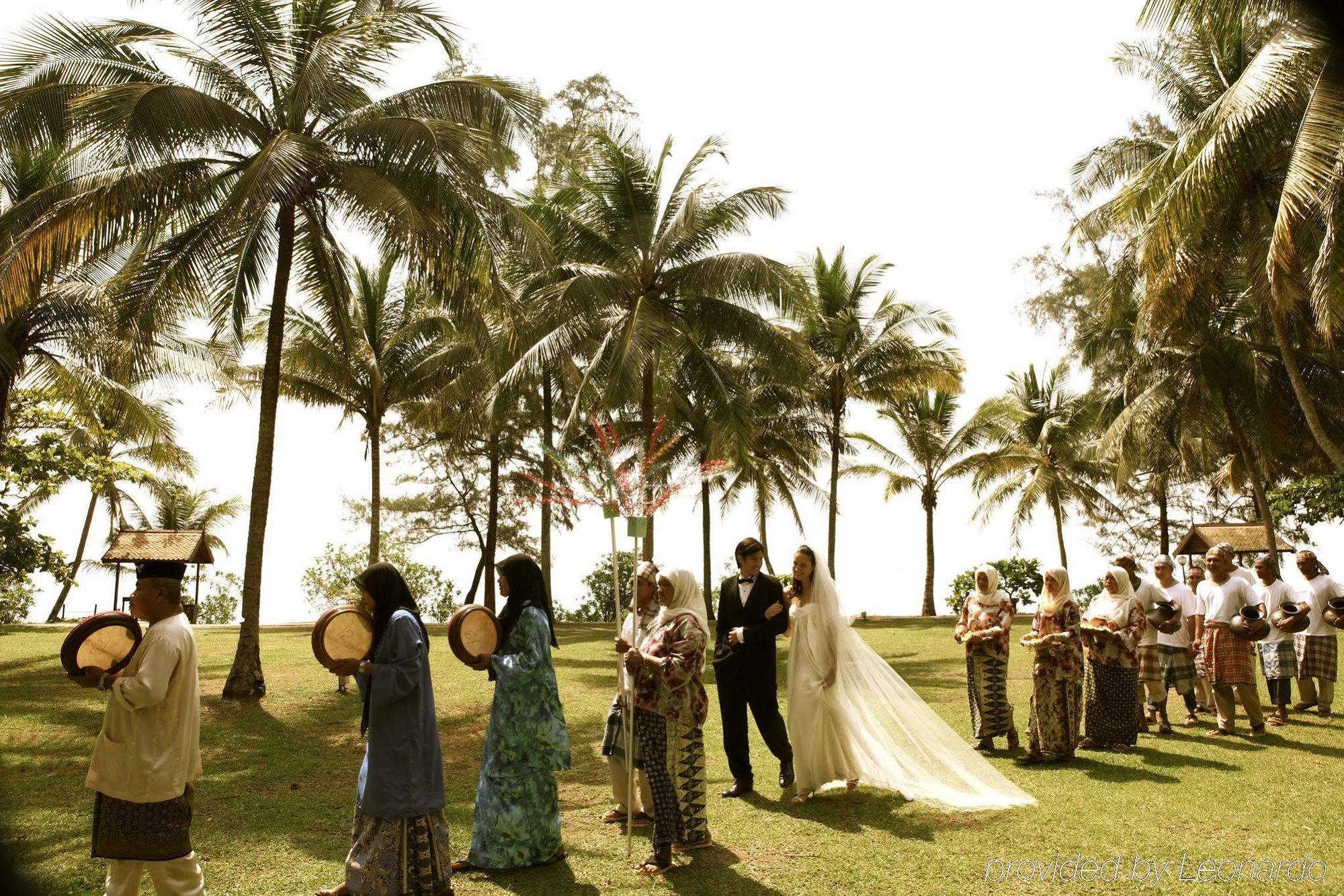 Tanjong Jara Resort, Terengganu - A Small Luxury Hotels Of The World Dungun Extérieur photo A wedding in Fiji