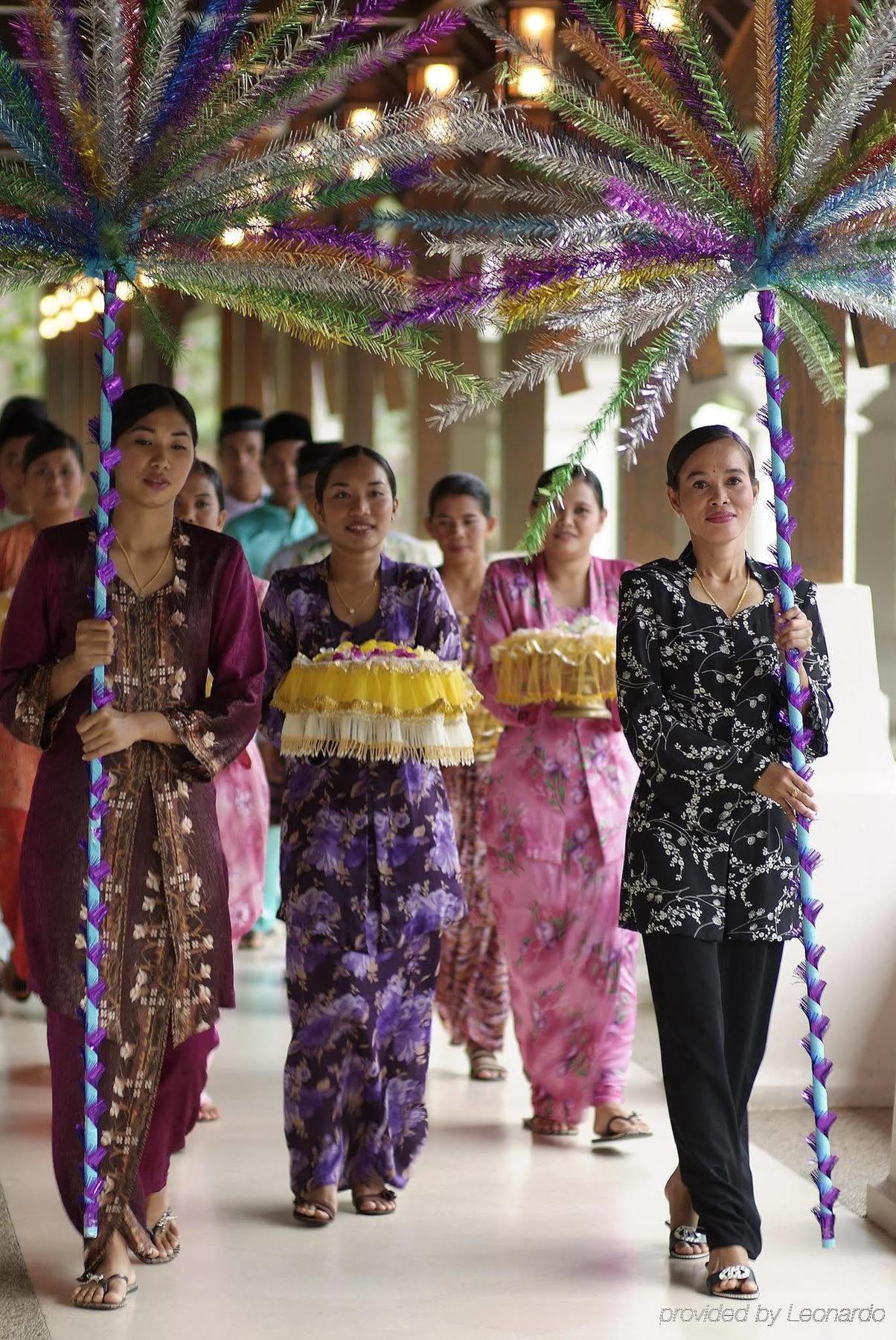 Tanjong Jara Resort, Terengganu - A Small Luxury Hotels Of The World Dungun Extérieur photo A traditional Javanese wedding procession