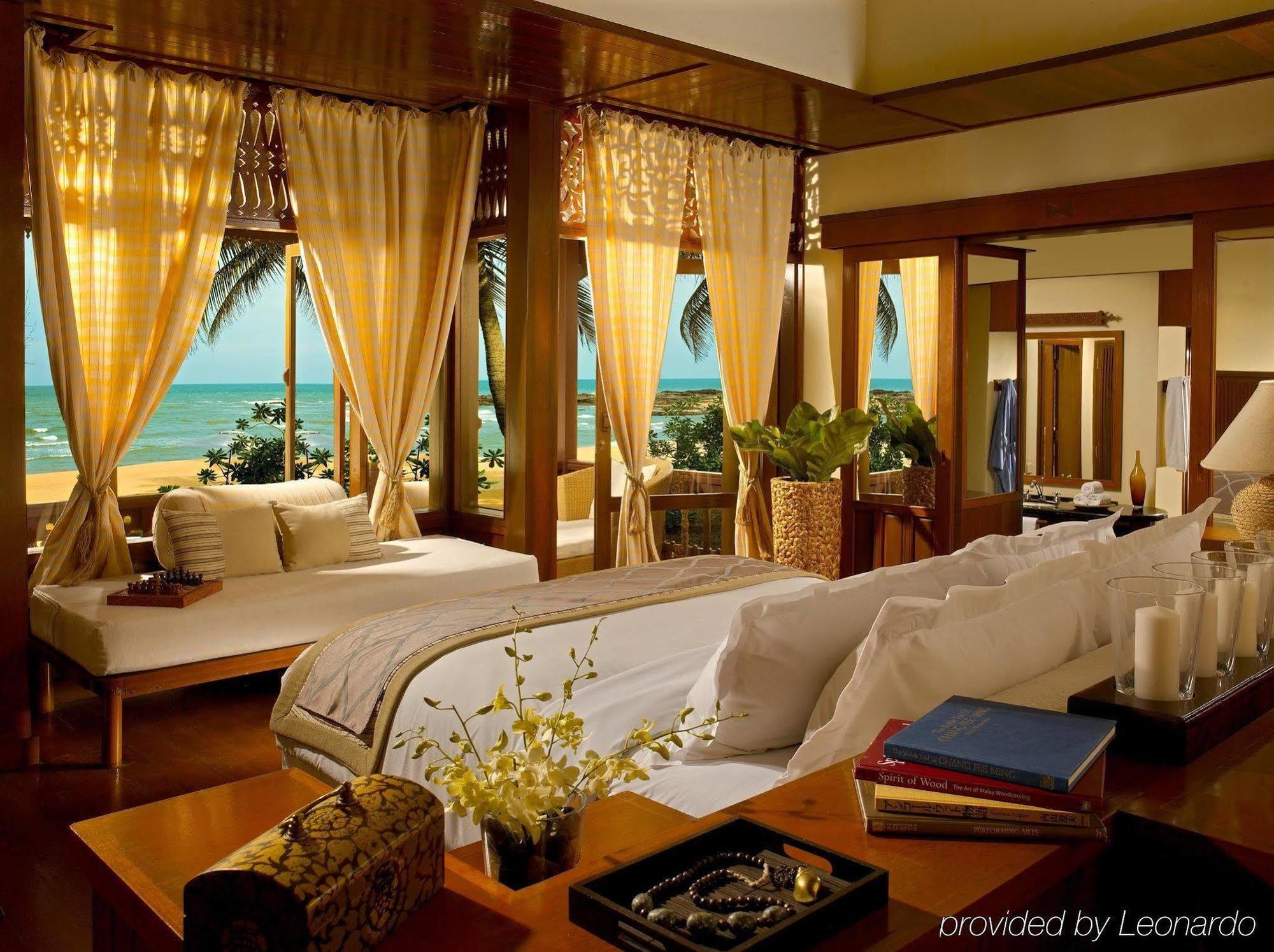 Tanjong Jara Resort, Terengganu - A Small Luxury Hotels Of The World Dungun Chambre photo A bedroom at the Four Seasons Resort
