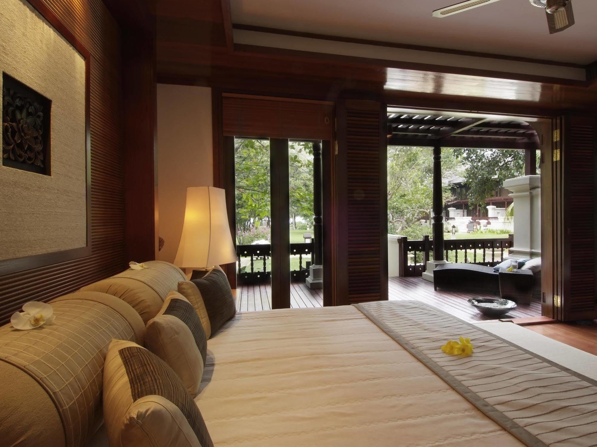 Tanjong Jara Resort, Terengganu - A Small Luxury Hotels Of The World Dungun Extérieur photo A bedroom at the resort